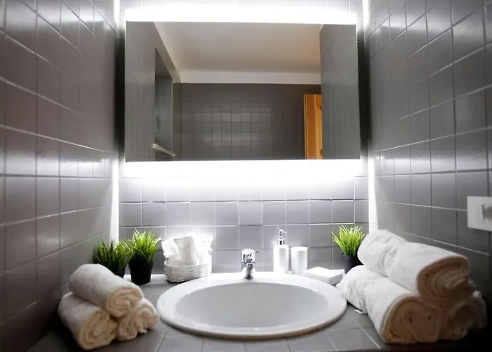 Mont Blanc View 2br With Balcony & Parking *