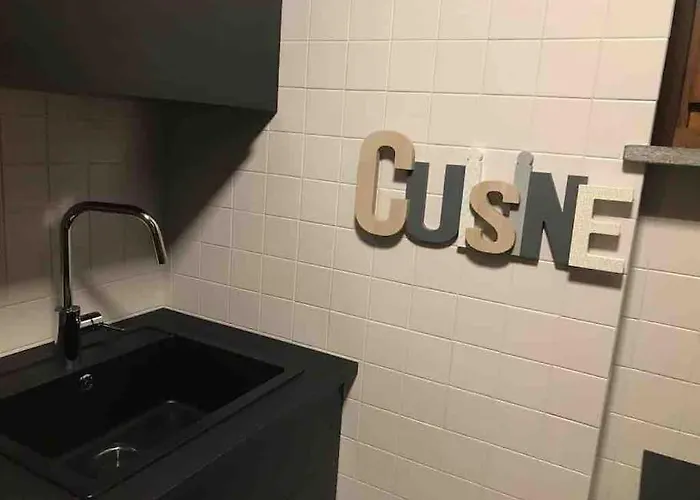 Дом отдыха Mont Blanc View 2br With Balcony & Parking