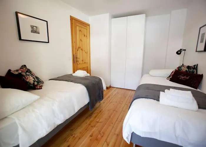 Mont Blanc View 2br With Balcony & Parking Дом отдыха *